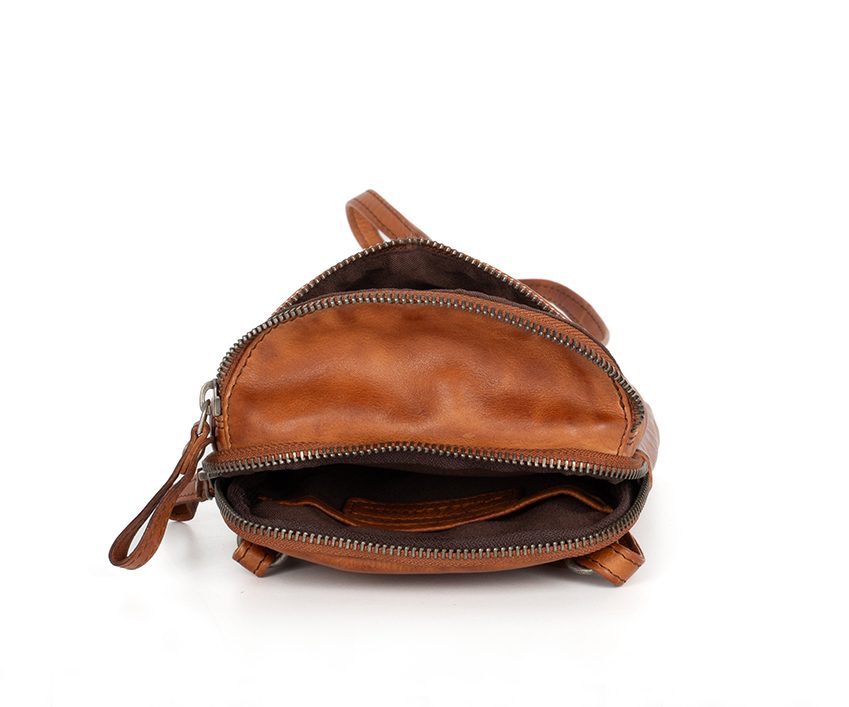 サイドカバー　4mini ブラウン Leather Crossbody bag mini - Naomi - Brandy Cognac